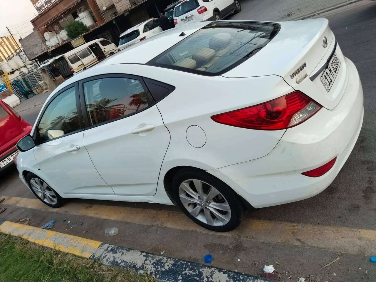 السلام عليكم 
اكسنت للبيع موديل 2013 خليجي رقم بغداد بأسمي تحويل ثاني يوم محرك 1600 فتحه بالسقف تحكمات ستيرن بيها صبغ باب عكس السايق كد شبر مصبوغ مكانه بغداد المدينة السعر 98 وبيها مجال حك الجيه السيارة نظيفة ما متعوبة حمدالله  خير من الله مال بيت سياره احله من صور للاستفسار 
***********
