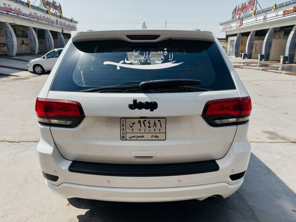 جيب كراند شيروكي 
الموديل   2020
المحرك : V6.  3.6L 
‏‎رادارات جانبيه خلفيه 
‏تحذير الخروج عن المسار 
‏‎تحذير النقطة عمياء  .
‏‎نظام تحذير عند التقاطعات.  
‏‎ كشافات الضباب LED. 
‏‎ دخول ذكي
‏‎حساسات خلفية. 
‏‎ مانع تصادم خلفي. وامامي و قيادة ذاتية 
داخل جلد اسود 
بانوراما 
اخشاب داخلية 
لدات محيطية 
شاشة كبيرة و نظام صوت الباين ١٠ سماعات و دمام خلفي بالصندوك 
كشنات كهرباء الامامية و كشن السائق حفظ ذاكرة 
جميع الكشنات تدفئة مع الستيرن 
مودات قيادة 4x4 
تخم ويل ٢٠ و تايرات جدد 
المري قلاب وي البك / تدفئة / اشاير
صندوك كهرباء 
ماشية  70   ميل 
  بيها قطعتين بس 
*********** للتواصل واتساب فقط
مكلف بالنشر البصرة, العراق
