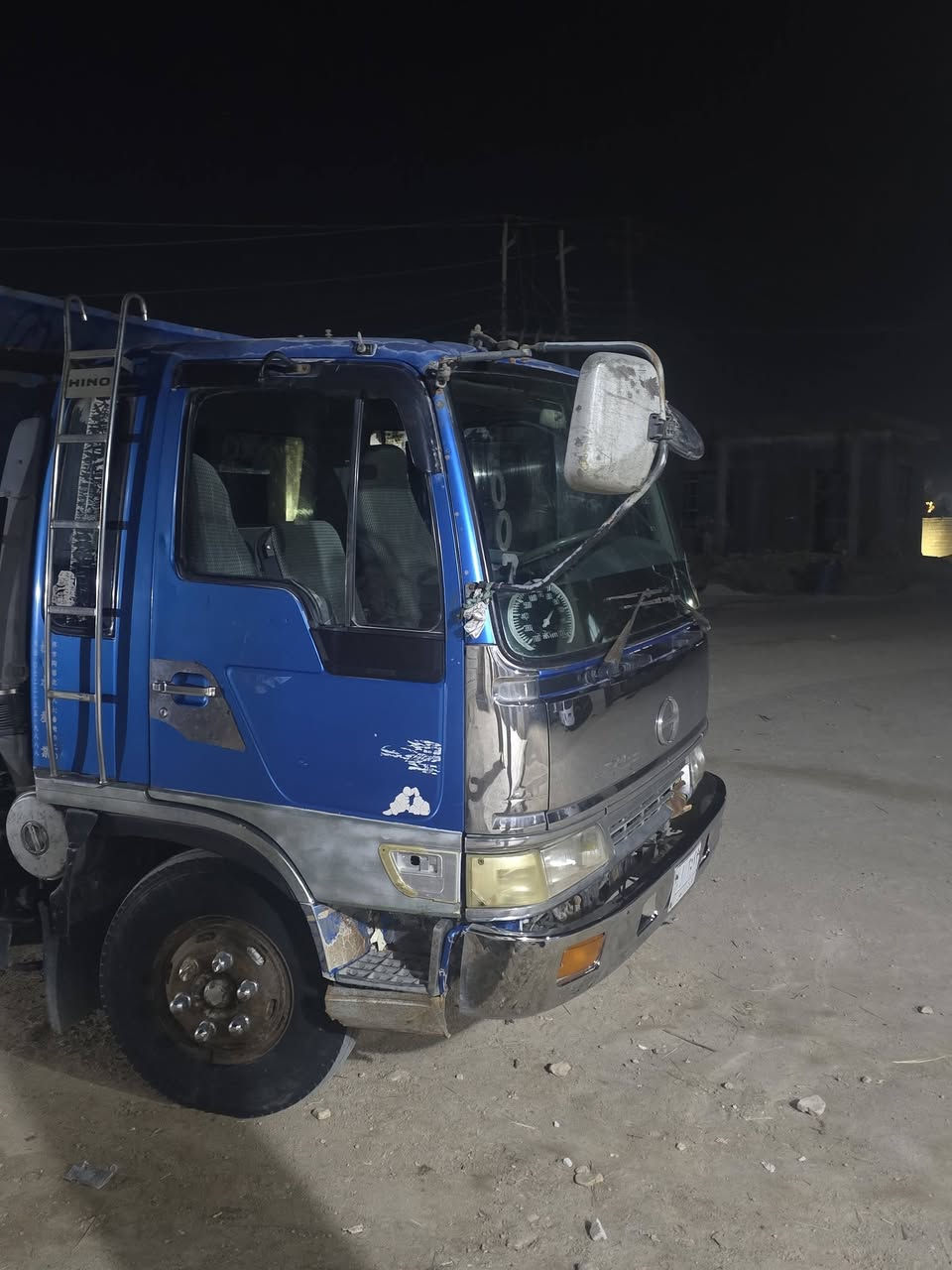 سلام عليكم  هينو قلاب  ٤ طن ابلادي موديل ٢٠٠٠ مكينه حجم  ٨٠ السعر ١٦٥ بيه مجال اتصل وتدلل رقم الموبايل ***********

