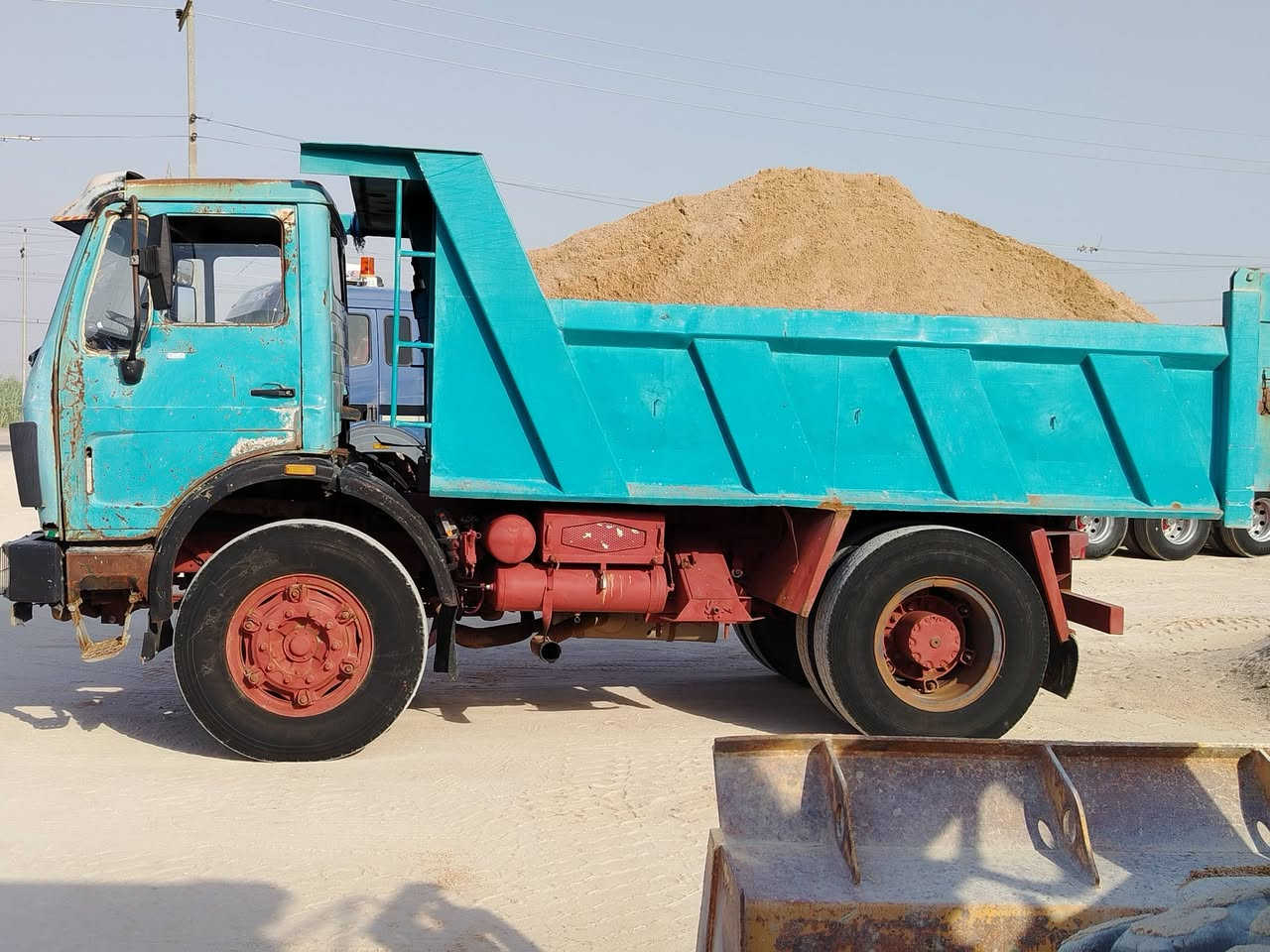 سكلة لبيع مواد البناء
قرب محطه سما الفرات  اسعار مناسبه وأجره قليله

سمنت الطن ٩٢ الف

رمل زبير      ٣٠ الف.    تك  ١٣٠ الف

رمل ناعم      ٤٠ الف.    تك ١٧٠ الف

حصو جلات  ٤٠ الف.    تك ١٥٠ الف

بحص           ٤٠ الف.    تك ١٥٠ الف

طابوك          ١٣٠الف     تراب حلو ١٥ الف

زميج زراعي.  ٤٠ الف.    جلمود ٤٠ الف

للتواصل والأستفسار الاتصال بالرقم

***********    ----   ***********@
