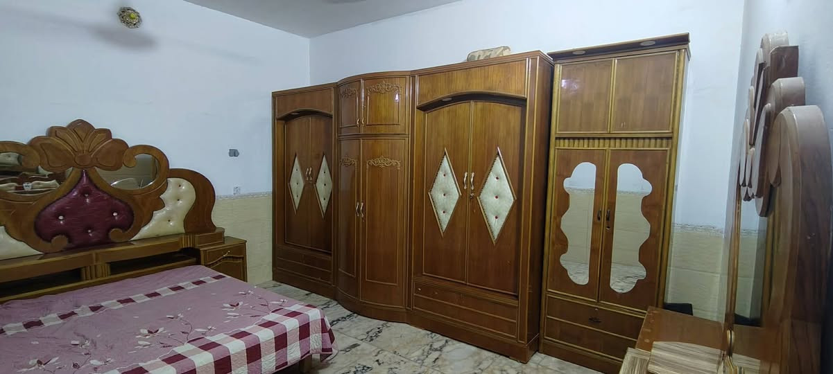 السلام عليكم اغراض بيت للبيع جديده ونظيفه ومرتبه وكلمن وسعره البريد السعر يتصل ***********
