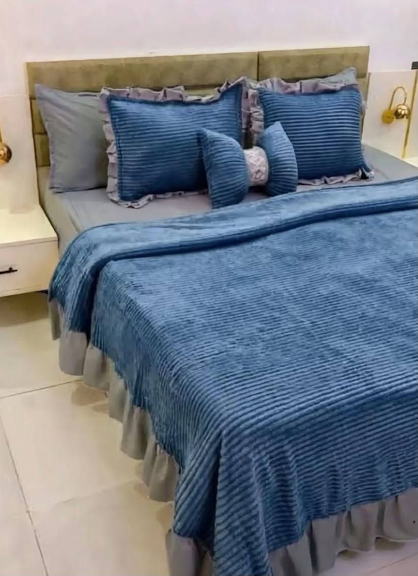 غرفة نوم • بدون تفاصيل • نص بالصور