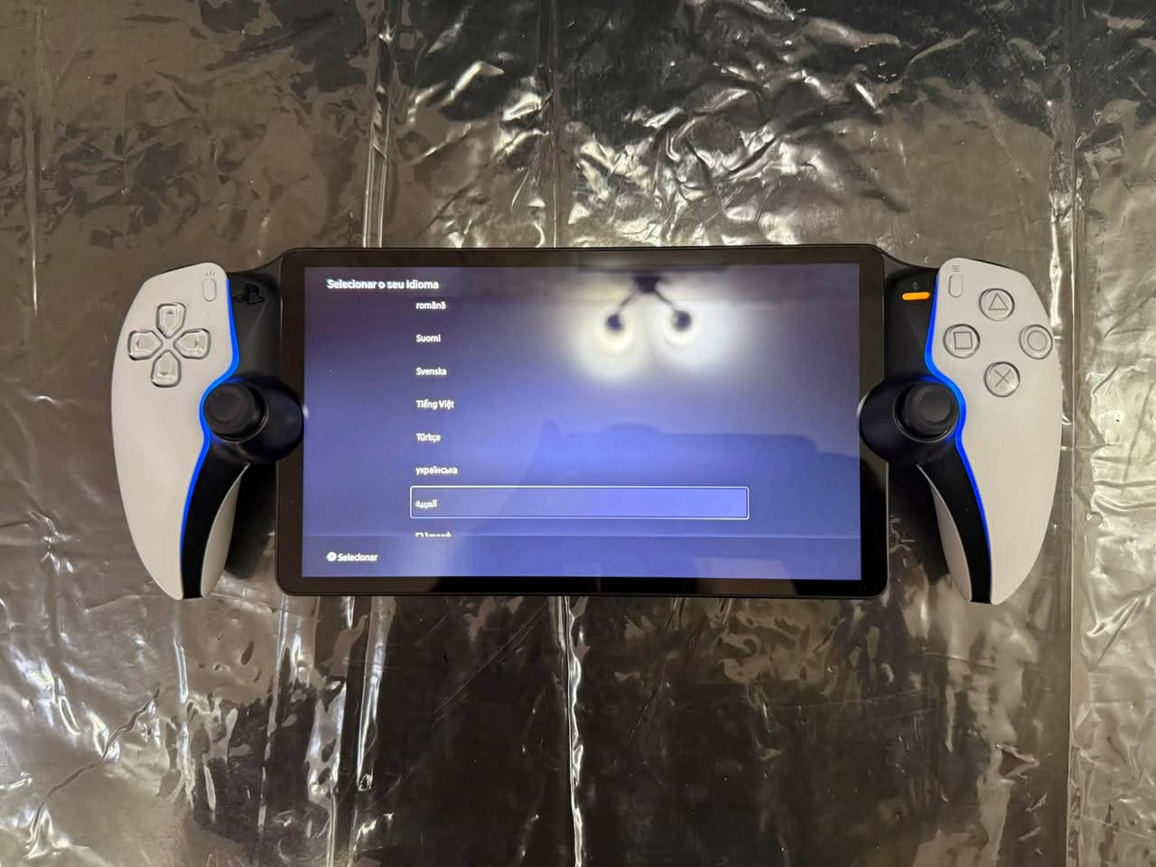 السلام عليكم… للبيع جهاز سوني بورتال PS5 مستخدم قليل جداً وياه ملحقاته وبسعر 175 الف دينار فقط لان مستعجل على البيع… جهاز جداً نظيف مثل ما موضح بالصور ومستعمل قليل وشحنه ممتاز… للتواصل على الخاص او واتساب على هذا الرقم ***********… المكان بغداد الكراده ولايوجد عندي توصيل تجي تاخذه من المنزل واهلاً وسهلاً بيك…
