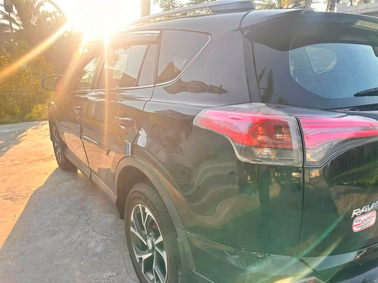 السلام عليكم سياره RAV4 كفاله عامه
محرك 2500 سياره فول عده فتحه  سياره جديده موديل 2018
بدون ضربه وبدن حادث فقط كلير بيها ع كد اشبر بقبق الصندوك ورد امريكي  تفاصيل. اكثر خاص مفتوح. وهاتف ***********
