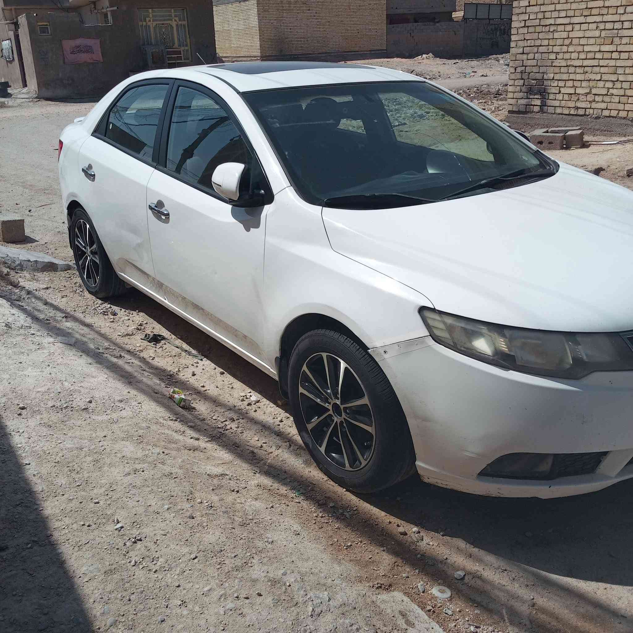 السلام عليكم سيراتو 13 فول 1على1 بصمه كير 6نمر خليجي 1600
 كامره حساسات
 شفتات استيرن
اشاير بل مري
تبريد بيانو
كير عادي +اوتو
السياره بسمي
سنويه صاقطه صار 6اشهر
هزه جديده صار 6اشهر
السياره بيه بارد
مسويله ادامه غرفة الاحتراق
نوزلات ومجاول  وبلكات اصليه على رقم الشاصي
السياره سعره 100 وبيه مجال

