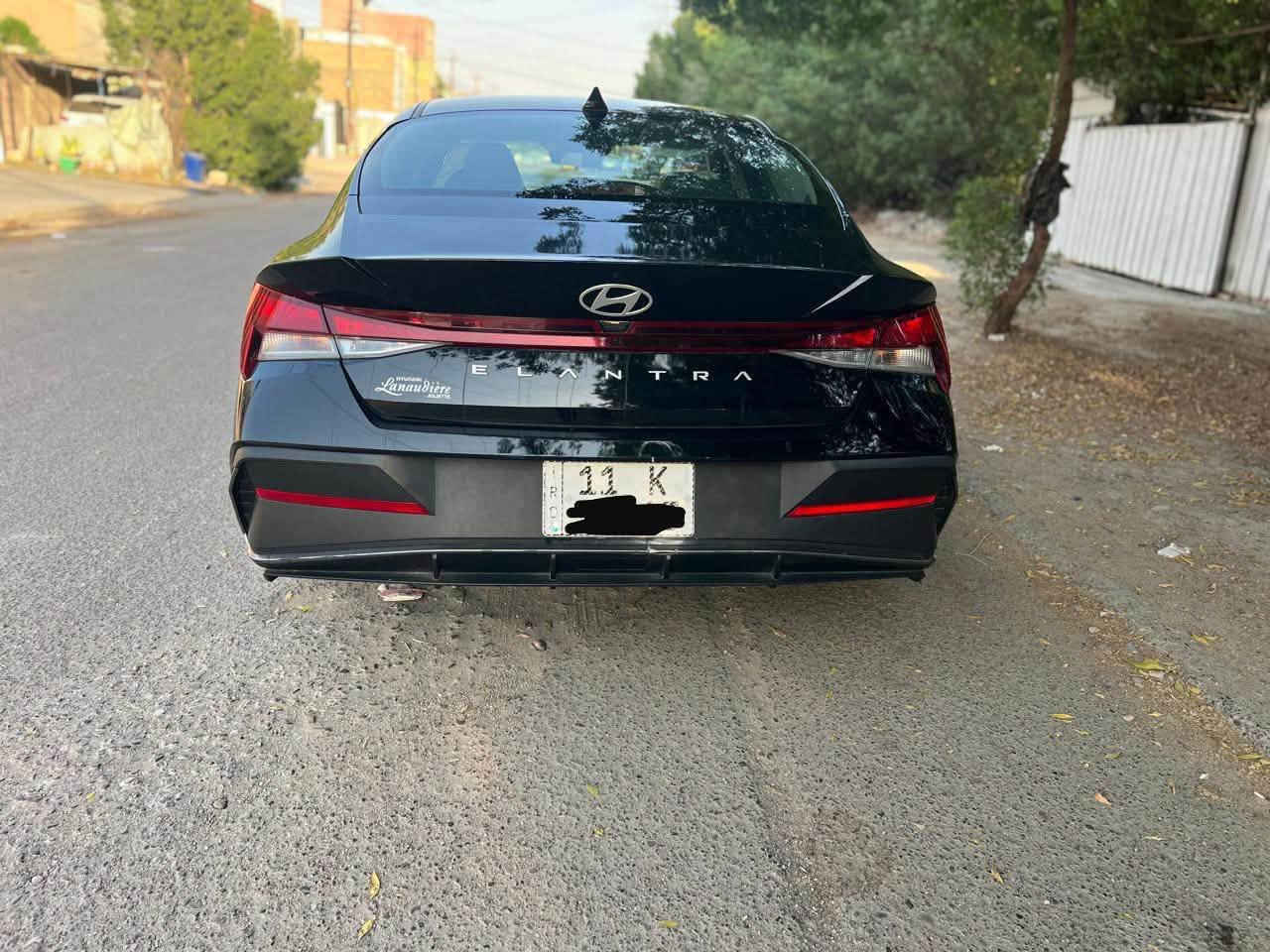 السلام وعليكم النترا 2024 وارد امريكي
حادثها بنيد فقط السيارة بسمي رقم جديد هزة جديدة سنوية جديدة  السيارة زيرو ماشية 12 ميل 
المواصفات 
تحكمات ستيرن 

حساسات امامي خلفي 

رادارت جوانب + توقف ذاتي 

3 وضعيات قيادة 

شاشة 📺 كبيرة 

وباقي المواصفات المعروفة 

كير مكينة مكفولات لغد شاصي نضيفات 
صدر امامي خلفي جديدة بلادي تبريد + تدفئة     مكاني بغداد السعر 128 وبيها مجال ان شاء الله للاستفسار ‭***********‬ ابو عبدالله
