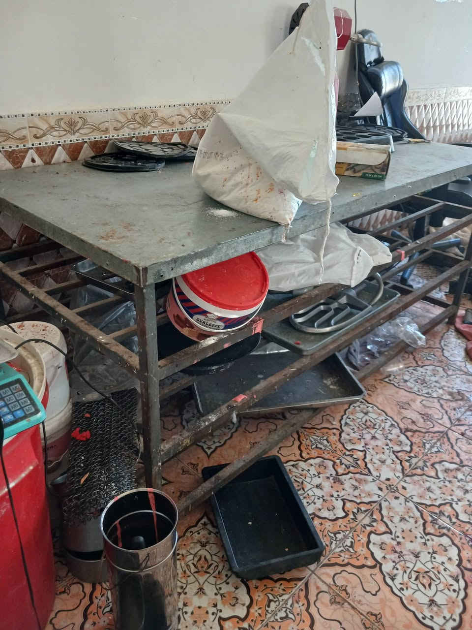 بيع سريع معمل كامل مال كيك وتشوفونه بل صور و اكثر و نواعم خير من الله ما مصورهم ليريد يتفضل يتصل ***********
