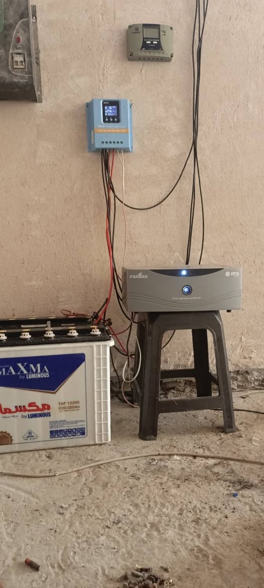 عاكسة فاربر نظام ٢٤ مع ٢ بطاريات مكسما ٢٠٠  امبير مع ٢ جهاز mppt واحد ٦٠ امبير والثاني ١٠٠ امبير معتازة فقط ٢ الواح بالنهار كهرباء فول فقط بالليل ٤ ساعة وحسب الاستخدام *********** مكاني حلة
