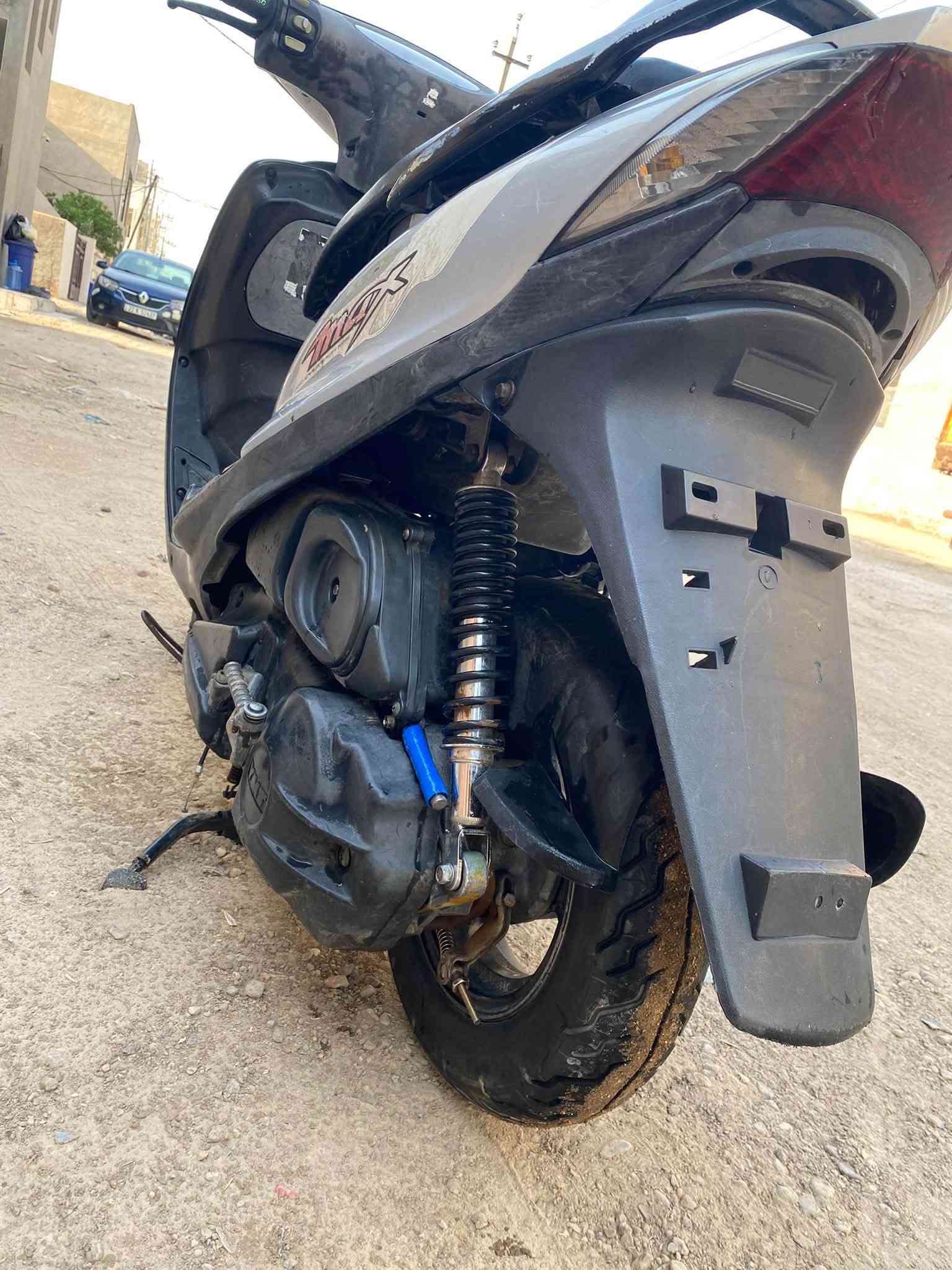 سلام عليكم دراجة ماكس 140 دراجة خير من اللة نضيفة دراجة قفل استيرن قفل جنطة بيها قفل فاصل نارية يم المكينة ونادرن هاذ يجي كهربائيات كاملة اشاير لايت عالي ناسي دبل إشارة بريكات امامي خلفي دبلات نضيفات امامي خلفي امرايات جدد كفر ابلادي مكينة ابلادي شلعة ومعدل اتخبل شك. الكاع دراجة نقصها بس تريشة صفح سعرها 10 /سعر الدراجة 500وييها مجال عنواني البياع تقاطع درويش رقم الهاتف ***********
