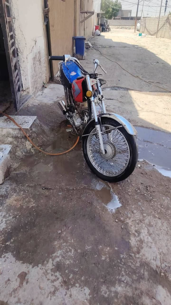 سلام عليكم دراجه 4كير مكينه لاطشه ويرادله شويه ترتيب سعر 150مكاني بغداد المحموديه رقمي ***********/***********
