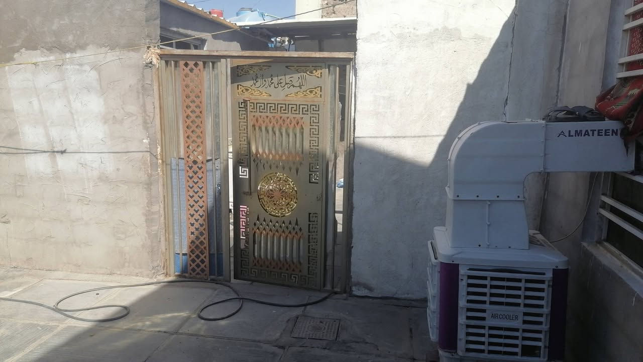 بسبب الوعود الكاذبه اعيد النشر بيت تجاوز 200 مع قطعت ارض بدايت البيت وره شقق فرع الملعب قرب ابو ساره ابو الغسالات ***********
