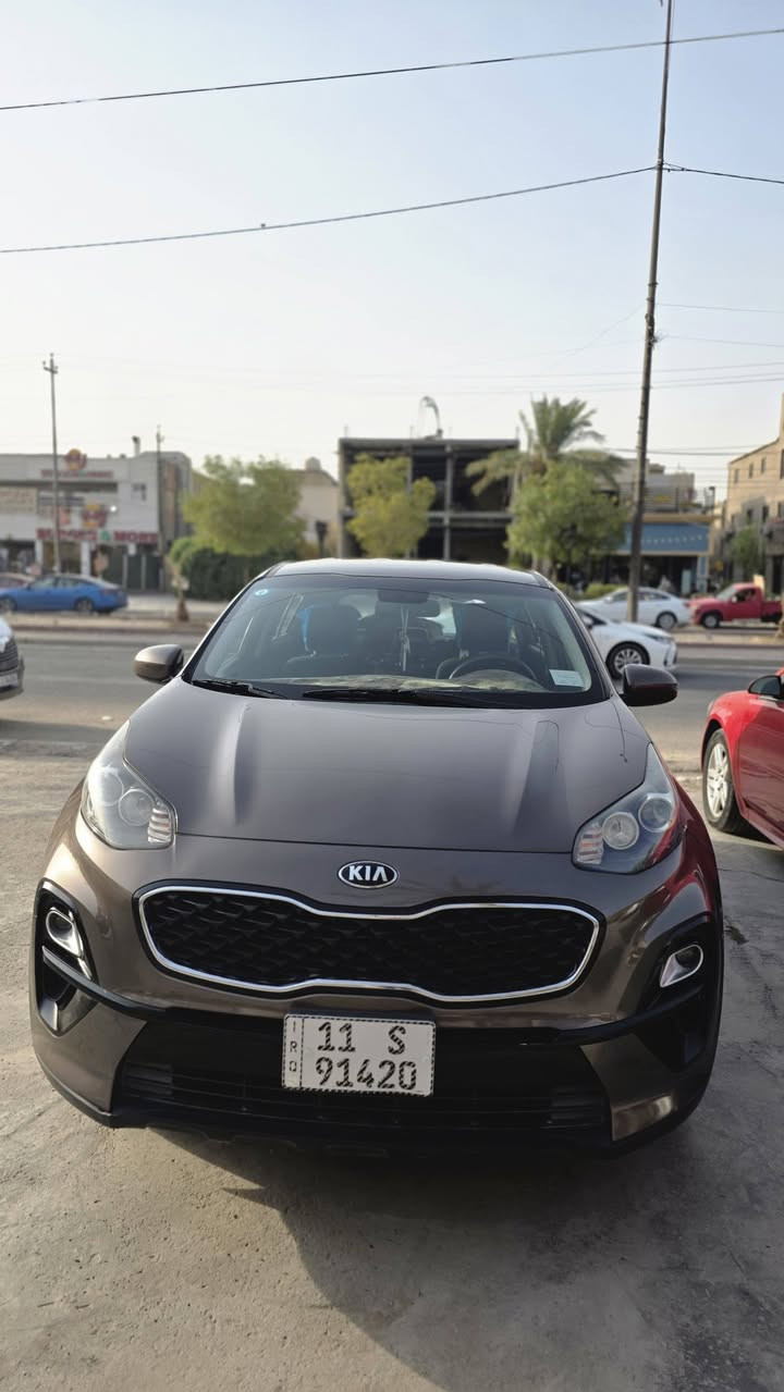 كية سبورتج 2020 
خليجي كفالة عامه ماسية 97 
موصفات عادية
ادامة جديده كاملة للسيارة
تخم تايرات جديد
هزه جديد 
سعر 176 مجال بصيط جدا
المكان شهداء البياع 
رقم الهاتف ***********
