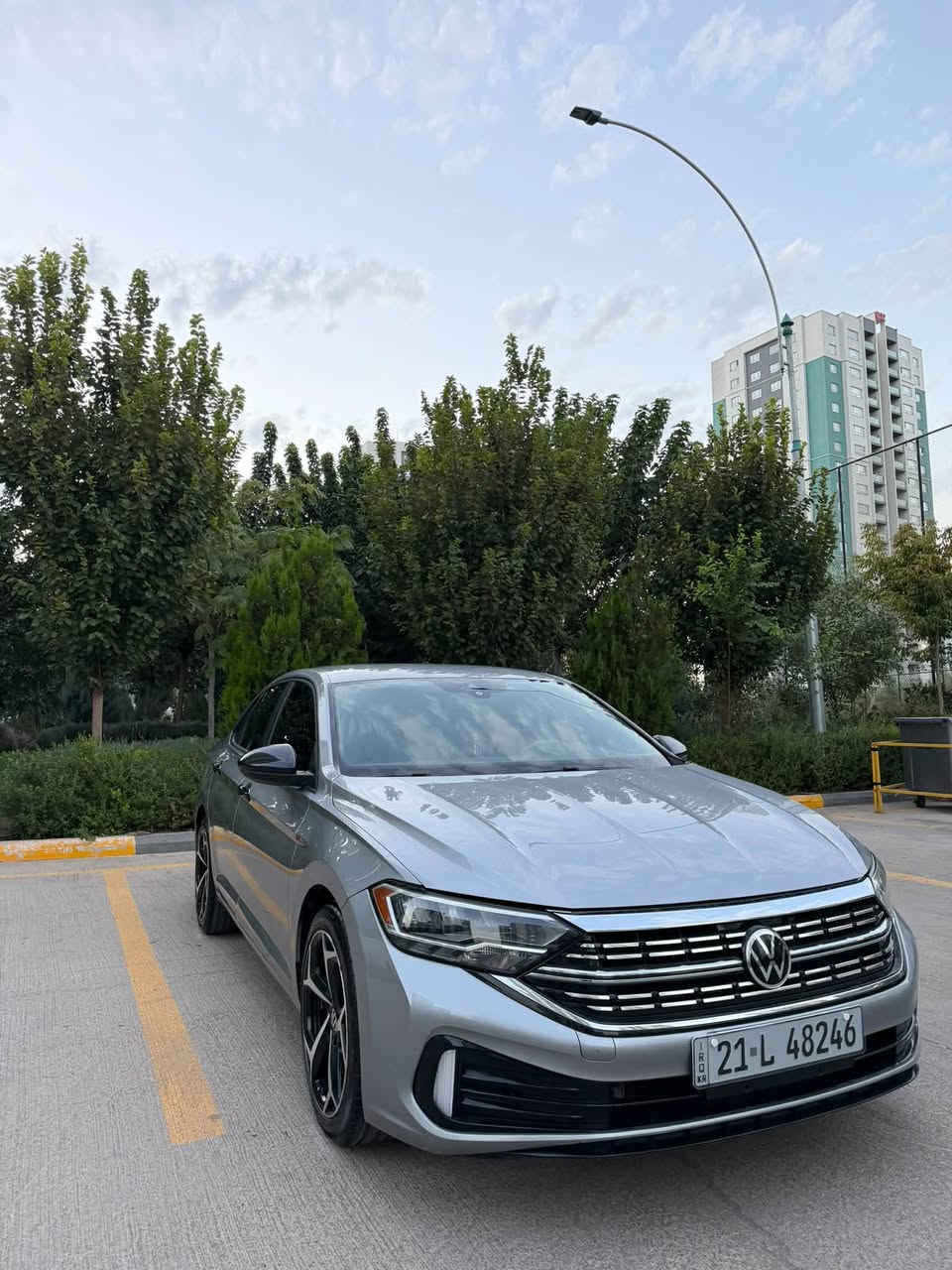 jetta 2024 1.5 turbo S sport
سلام عليكم  ماشاءالله لە ماڵی هەموو لایەک 
جیتا مواسەفات س سپۆرت  ٢٠٢٤ ٥١٠٠٠ کیلۆمەتر هەزار رۆشتوە
 مواسەفات  . رادار . خەتی جادا . کوشن هیتەر . 
تەبرید لەمس . 
گێج ئەلیکترۆنی  بە ٣ بەشی جیاواز تەحەکومی پێ ئەکرێ
٣ گێر ئۆتۆ.عادی.سپۆرت.تەعدیل سورعە. ئۆتۆ ستارت ئستۆپ
 بە ناو خۆمەوەیە هەمو شتێکی تازەیە سێرڤز کراوە هەمو گیانی بە شەرت ئەیەمێ تازە یە سارەکە جاملخی سەکنی بۆیاخە بێ 
ناو گرتن.....  نرخی ١٣٤ مەعامەلەیەکی زۆر کەم.  شوێن سلێمانی
***********  
*********** وەتسئاپ ی لەسەرە

نص مكتوب في الصور:
- ***********