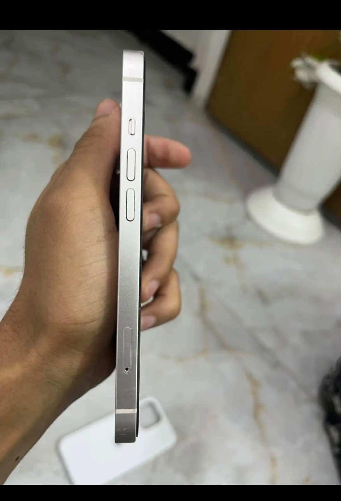 سلام عليكم آيفون لبيع 13عادي📱 نظيف 💯والله بي كسر بل ضهر موظح ماستر شرق اوسط وتر برو ذاكره 128بطاريه 86 كله بلادي جهاز مداخل صيانه 🚫 كأمره حلوه  لوان البيظ مكاني بغداد حي اور 600📍سعر 425 رقم *********** مآبي وتساب فقط اتصالات

نص مكتوب في الصور:
- ٢:٥٠ حول الاسم iPhone إصدار iOS 26.6.2 اسم الطراز iPhone 13 رقم الطراز MLPG3AA/A الرقم التسلسلي GQTH0XRDWP انتهت صلاحية التغطية الأغاني الفيديوهات ٣٠ الصور ١٠٣ التطبيقات ٨ السعة ١٢٨ غ.ب. متوفرة ١٠٢ غ.ب.
