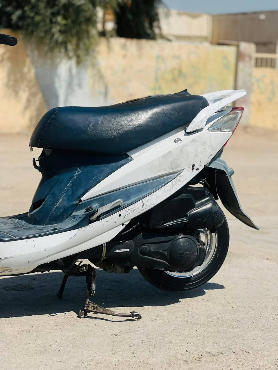 يالله 
ماكس جيتي فحل كرستال اصل 
مال حاويه 
مكينه مكفوله شلعه تشك الكاع 
تخم تاير جديد بريكات جاهزه  
كهربائيات كلها شغاله 
مكاني نجف سعرها ٣٥٠ بيها مجال 
***********
