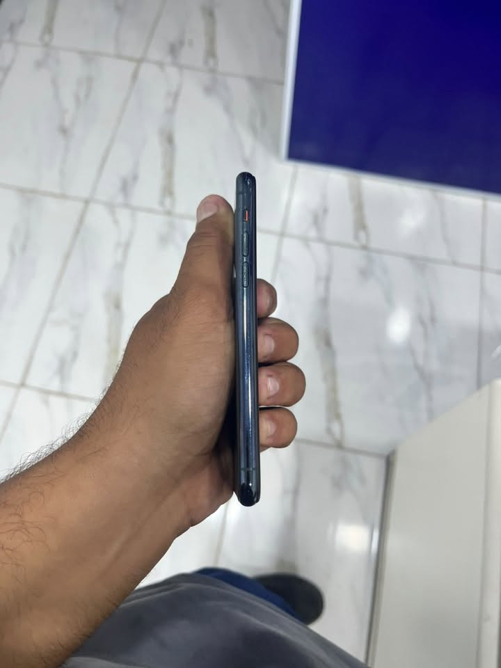ايفون 11 برو فقط مبدل شاشة بطارية  🪫 ضهر ذاكره 265   السعر 150 الف بي مجال لحك جية
***********

نص مكتوب في الصور:
- ١٢:٤٧
- حول
- < iPhone
- الاسم
- 26.5
- إصدار iOS
- none 11 Pro
- اسم الطراز
- MWCC2J/A
- رقم الطراز
- C39ZPFMEN6Y9
- الرقم التسلسلي
- سجل تاريخ القطع والخدمة
- الأغاني
- الفيديوهات
- الصور
- ٢٥٦ غ.ب.
- السعة
- ٢٣٨,٦٤ غ.ب.
- متوفرة
- المزيد للـ iPhone
- إنهاء إعداد iPhone
- حقق أقصى استفادة من iPhone مع ميزات
- مثل حساب Apple و Siri وبصمة الوجه
- و Apple Pay.
- إنهاء الإعداد
- لم يتم التعرف على البطارية
- غير قادر على تحديد ما إذا كانت بطارية
- iPhone لديك بطارية أصلية من Apple أم لا.
- معرفة المزيد
- لم يتم التعرف على الشاشة
- غير قادر على تحديد ما إذا كانت شاشة
- iPhone لديك شاشة أصلية من Apple أم لا.
- ١٢:٤٨ حالة البطارية والشحن رسالة مهمة حول البطارية غير قادر على التحقق من أن هذا الـ iPhone يحتوي على بطارية أصلية من Apple. قد لا تكون التفاصيل الواردة من هذه البطارية دقيقة. لمعرفة المزيد الحد الأقصى للقدرة ١٠٠٪ هذا قياس لقدرة البطارية مقارنة بقدرتها عندما كانت جديدة. قد تتسبب القدرة المنخفضة بتقليل ساعات الاستخدام بين عملية الشحن والأخرى. أقصى قدرة للأداء الـ iPhone غير قادر على تحديد عمر البطارية. شحن البطارية المحسن للحد من استنزاف عمر البطارية، يتعلم الـ iPhone من عادات الشحن اليومية، بحيث ينتظر ولا يتجاوز ٨٠٪ حتى يحin موعد حاجتك إلى استخدامه.