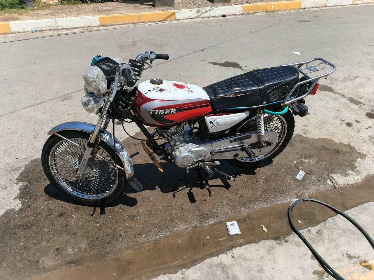 سلام عليكم تايكر مديل22 اللبيع دراجه خير من الله كهربايات كلها شغاله لايت اشاير بكلايت نشرت دراجه حلوه وكاعده نصبه شكل خير من الله مكان ديالى كنعان السعر425وبيها مجال الشراي فيس مامتواجد فقط واتساب وتصال عل رقم ***********
