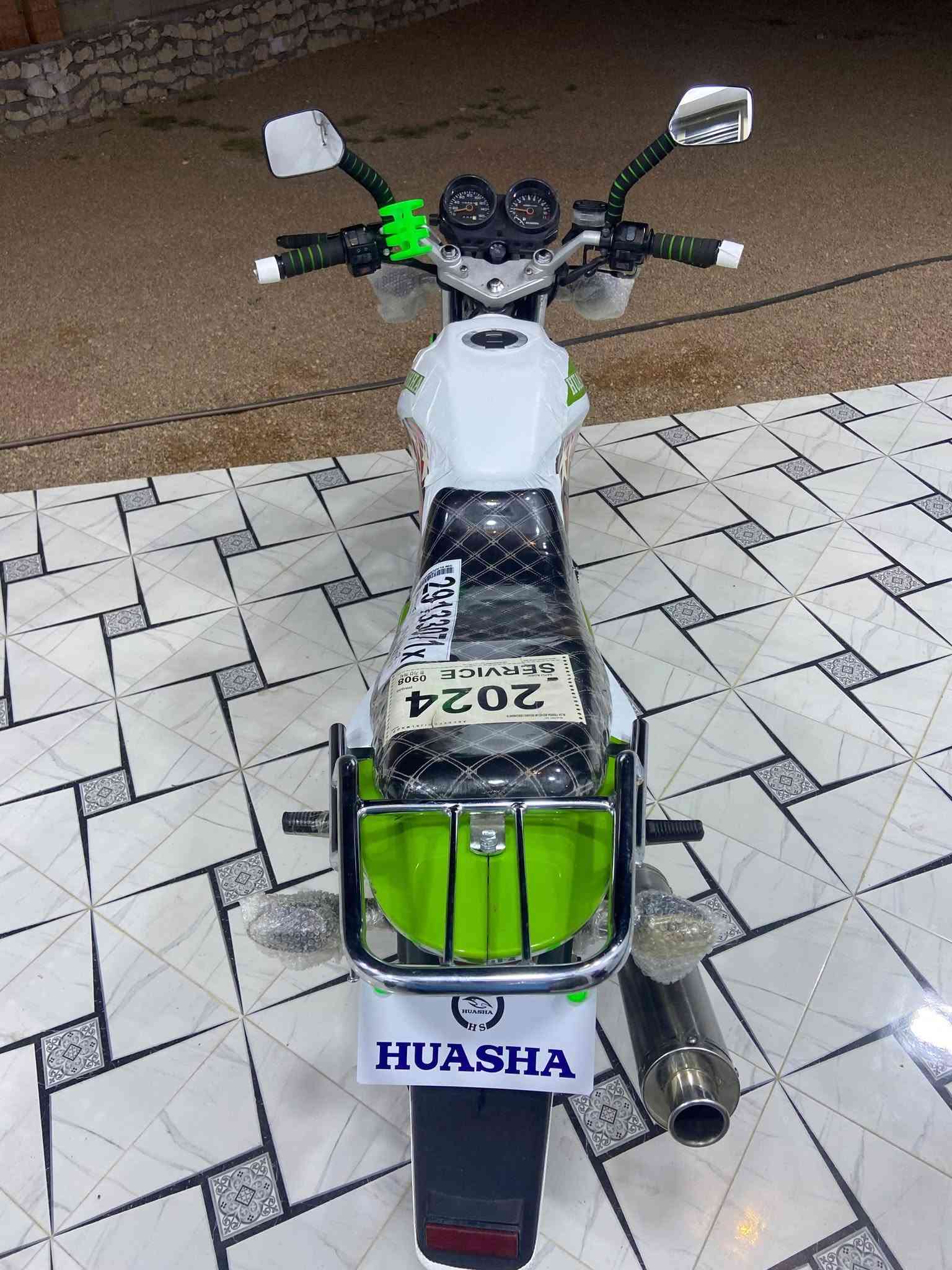 سلام عليكم عندي هيوشه للبيع موديل 2024 بس منفيس جديده بمعنه الكلمه بل واقع أحله من صوره مكاني جزيره البعساف سعر مليون.    رقم ***********
