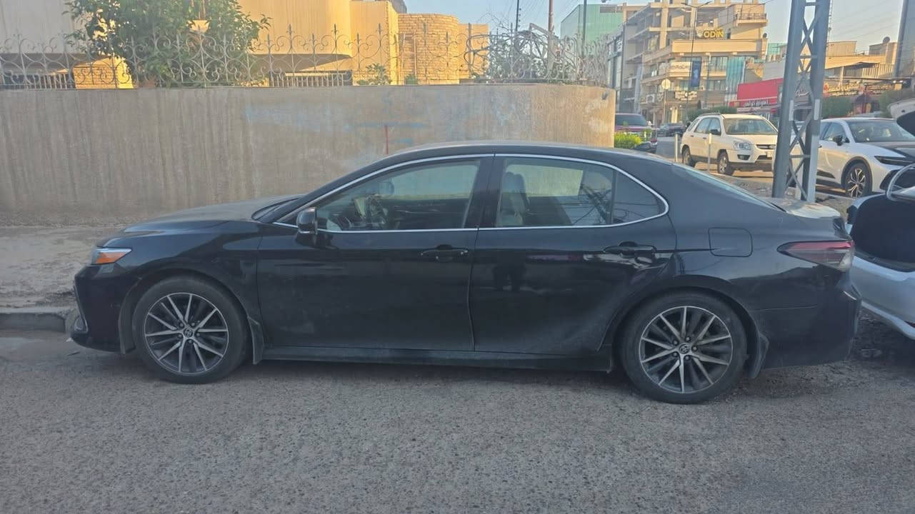 🚨 للبيع كامري 2023 SE HYBRID – فل أوبشن 🔥

🚘 Toyota Camry SE Hybrid
📅 موديل: 2023
⚡ هايبرد – فل أوبشن
📍 رقم بغداد

🔹 الممشى: 150,000 كم
🔹 البجم: كبس
🔹 السيارة جاهزة للعمل ولا يوجد فيها أي نقص
🔹 الحوادث:
• جامِلَغ خلفي
• القُمارة أثر سقوط عامود
🔹 الحوادث مذكورة بكل وضوح، والفحص متاح للمشتري.

⭐ سيارة عملية واقتصادية، ومناسبة لمن يبحث عن كامري هايبرد بسعر مناسب.

💰 السعر::175 ورقة وبيها مجال 
📞 للتواصل: *********** واتساب 

الفحص على المشتري، والبيع للجادين فقط.

