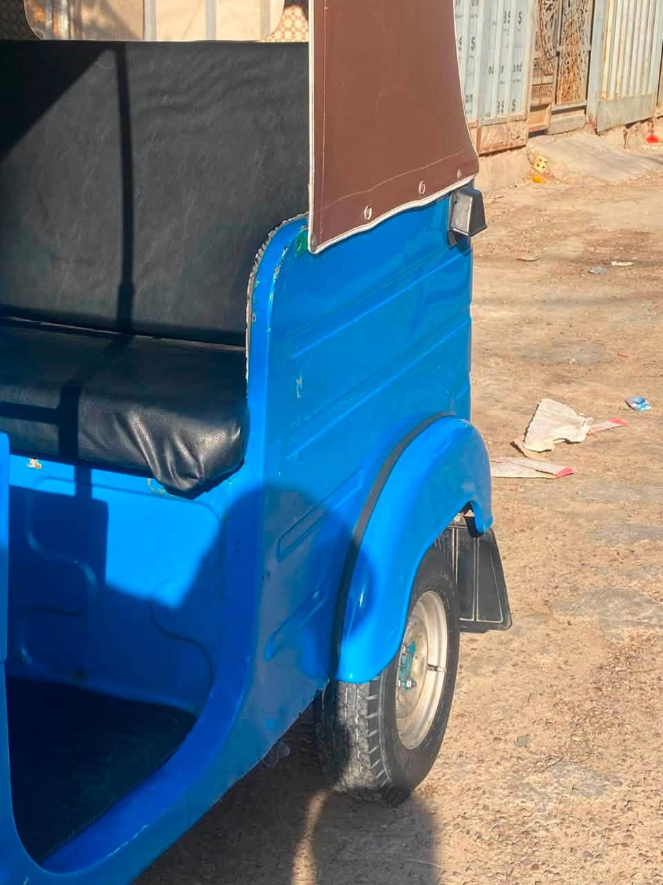 تكتك البيع موديل عشرين رقم وسنويه شرط التحويل 
تكتك تجفيت جديد عام بيها ظربه با الدوسه اليسره 
وراجعه بارد والغود بيها طخات ومكحله والباقي بلادي 
العنوان بغداد البلديات 
السعر 7000 
***********
