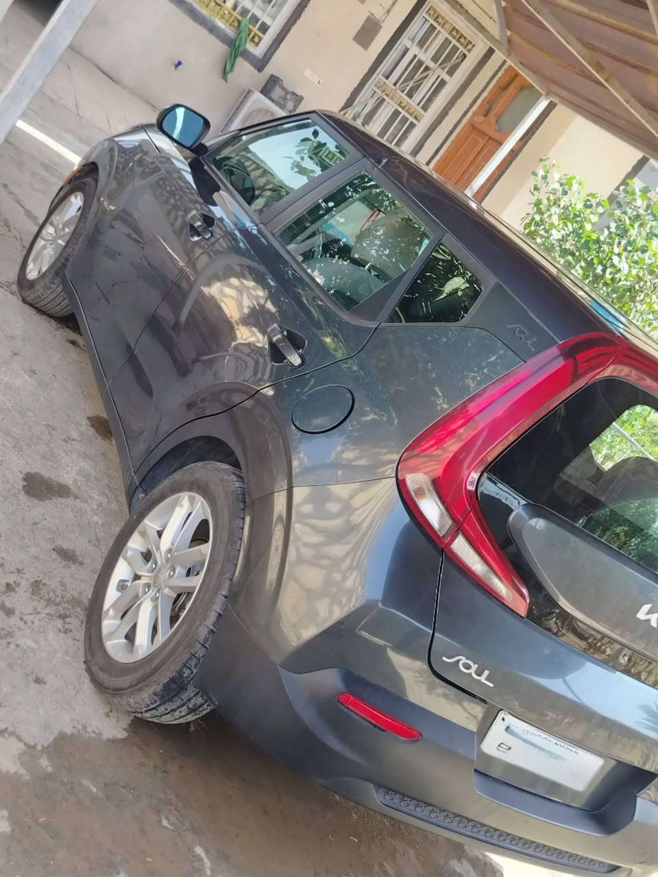 السلام عليكم صول للبيع موديل ٢٠٢٢ وارد امريكي حادثه بنيد مبدل مصبوغ وجاملغ جهه الصدر امعدل ومرشوش باقي السيارة كفاله من الصبغ والتبديل بيه تعديل بالفخذ جهة الحادث فقط تعديل بدون اي لحيم السيارة جاهزه كير محرك  تبريد تخم تاير جديد ماشيه السيارة ٥٧ الف فقط رقم بابل سنويه لغايه ٢٠٢٨ بسمي تحويل مباشر مواصفات السيارة تحكم ستيرن شاشه نظام إطفاء ذاتي السعر ١٣٢ ورقه وبيه مجال قليل للا ستفسار اكثر الاتصال على الرقم *********** ابو زيد واتساب متوفر مكان السيارة بابل قرب سيطرة الآثار ملاحظه السيارة جاهزه من كل شي ما تخسر عليه فلس
