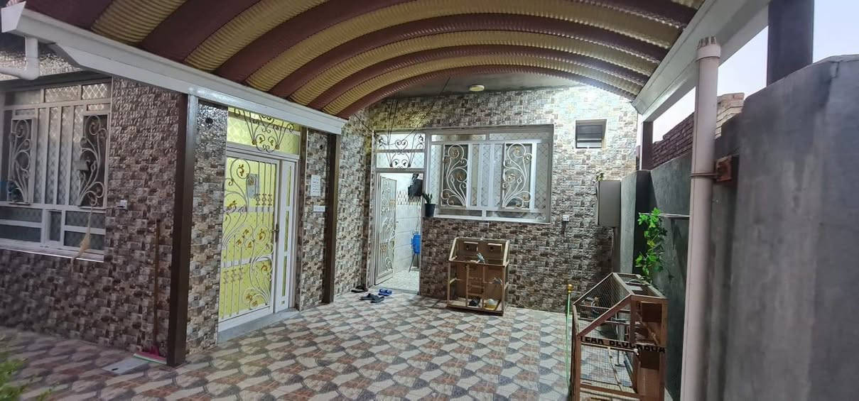 يالله بيت للايجار بعنانه قرب السيطره بناء حديث مساحه 230 متر
يحتوي على غرفتين 6 في 5 متر

 واستقبال وكلدور ومطبخ ومجمع صحيات داخليه وخارجيه وكراج سياره وحديقه كبيره 

 ويحتوي على سخان ومراوح عدد خمسه وسخان وتانكي وماطور البيت جاهز تجيب غراضك وتكعد ربع ماتخسر عليه 

سعر الايجار 325 وبي مجال 

لليرغب بالايجار او عرض عقاره للبيع او الايجار  مراجعة مكتب عقارات حسين المعموري 
او الاتصال على الرقم *********** او واتساب بادارة حسين المعموري والمحامي فاروق المعموري
