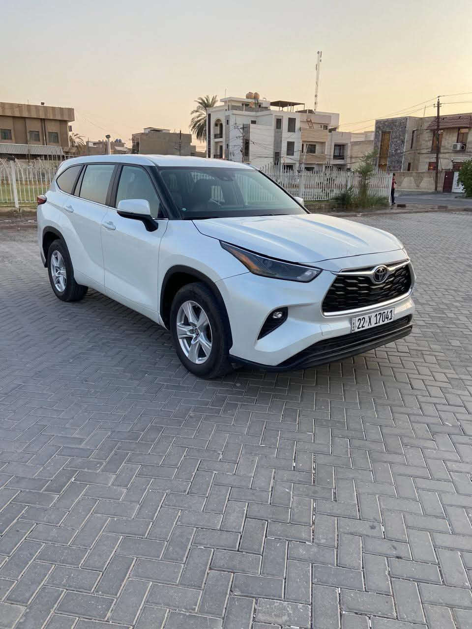 للبيع Toyota Highlander LE 2023
🇺🇸 وارد أمريكي
📍 رقم أربيل
⚪ اللون: أبيض
الممشى: 9,000 ميل فقط
بدون صبغ
صور الحادث موجودة

المواصفات:
• محرك 2.4 تيربو – 4 سلندر
• قوة 265 حصان
• قير أوتوماتيك 8 سرعات
• 3 صفوف مقاعد – تتسع إلى 8 ركاب
• شاشة Toyota Multimedia قياس 8 إنج
• Apple CarPlay + Android Auto لاسلكي
• Smart Key + تشغيل بصمة
• باب خلفي كهربائي
• تحكم مناخي أوتوماتيك 3 مناطق
• مقعد سائق كهربائي
• جنوط ألمنيوم 18 إنج
• مرايا كهربائية مدفأة مع إشارات
• LED أمامي وخلفي
• Blind Spot Monitor مراقبة النقطة العمياء
• Rear Cross-Traffic Alert تنبيه حركة المرور الخلفية
• Radar Cruise Control مثبت سرعة راداري
• Lane Departure Alert تنبيه الخروج عن المسار
• Lane Tracing Assist مساعد المحافظة على المسار
• Pre-Collision System نظام ما قبل الاصطدام
• Automatic High Beam إضاءة عالية أوتوماتيكية
• 8 Airbags
• كاميرا خلفية
• USB ومداخل شحن متعددة

💰 السعر: 280 ورقة

📍 بغداد 
📞 ***********
سيارة نضيفة و ممشاها قليل
