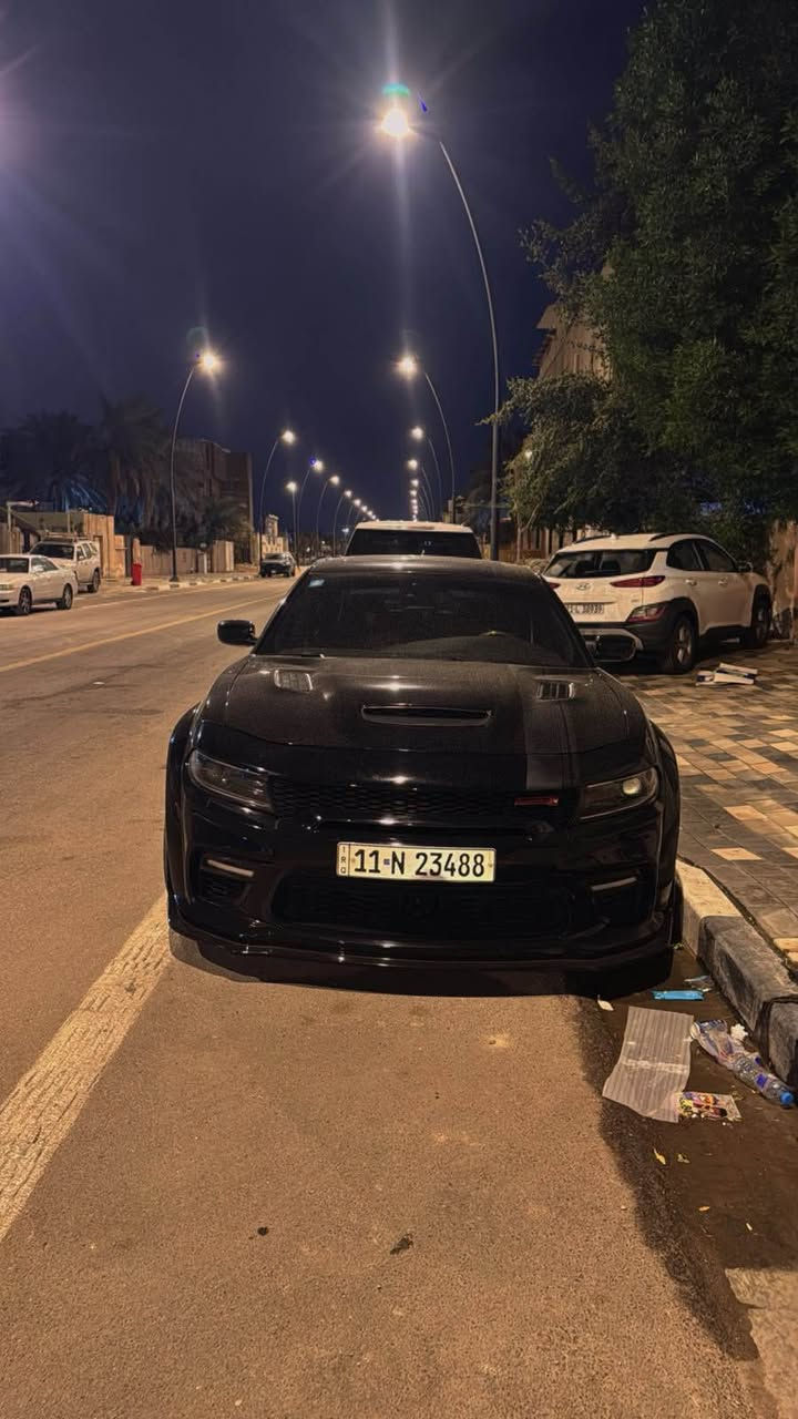 سكات باك وايد بدي اصل 2023 النداء الاخير
ماشيه 27 الف 
اورنج ادشن
فول مواصفات للاخير حته رادار امامي 
عليها اضافات :
 اكزوز كورسا اكستريم امريكي اصلي جديد
ولف حماوه مشموتو 82
شوته مفتوحة AFE
ستريس بار SRT
اويل كاج كان بوليت 
اويل برثر
دركة RPM كاربون فايبر اصليه
سقف روز
كفاله كير ومكينه  
السعر 295 
*********** البصرة, العراق
