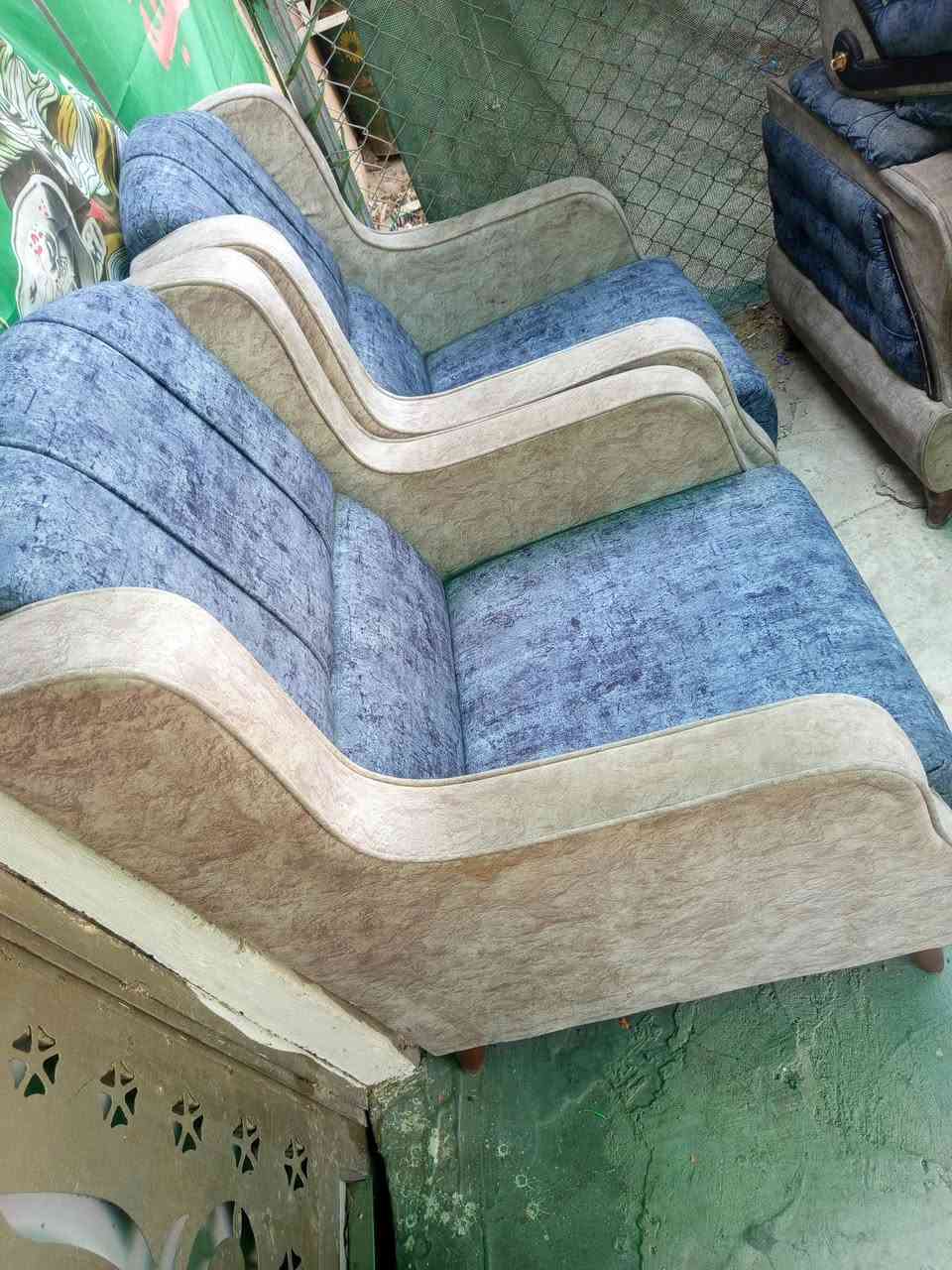 تخم عشره مقاعد نظيف سعره 200قفل مكاني الحاوي‏‪***********‬‏
