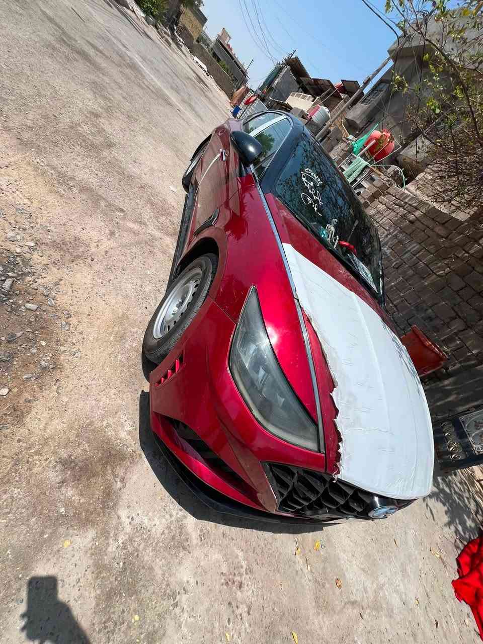 سلام عليكم سياره سوناته مديل ٢٣ فول مواصفات تيربو  سياره حره. جانت معوّقين وتحولت حره وين مايعجبك تسجل سياره كامله كم تخم تايرات جديد تبريد.  حداده.    مكينه كير كله نضيف سيارت. مابيه نقص. 
ودزلك رقم شاصي وطلع حادثه ماله بصيط 
( ***********)بيع مال مستعجل ١١٨وبيع مجال  قليل
