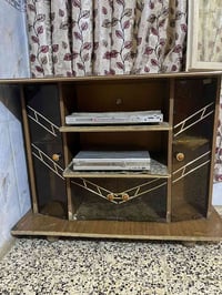 ميز • للبيع • للاستفسار