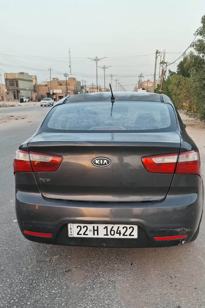 السلام عليكم سيارة كيا ريو  موديل 12 بيه قطعتين صبغ بدون دواخل محرك 600سنويه 2031 تبريد ما يشتغل جاهزه سيارة من حداديه وتخم تاير جديد 
السعر 72$ وبيها مجال 
للاستفسار اكثر الاتصال ع رقم ***********
