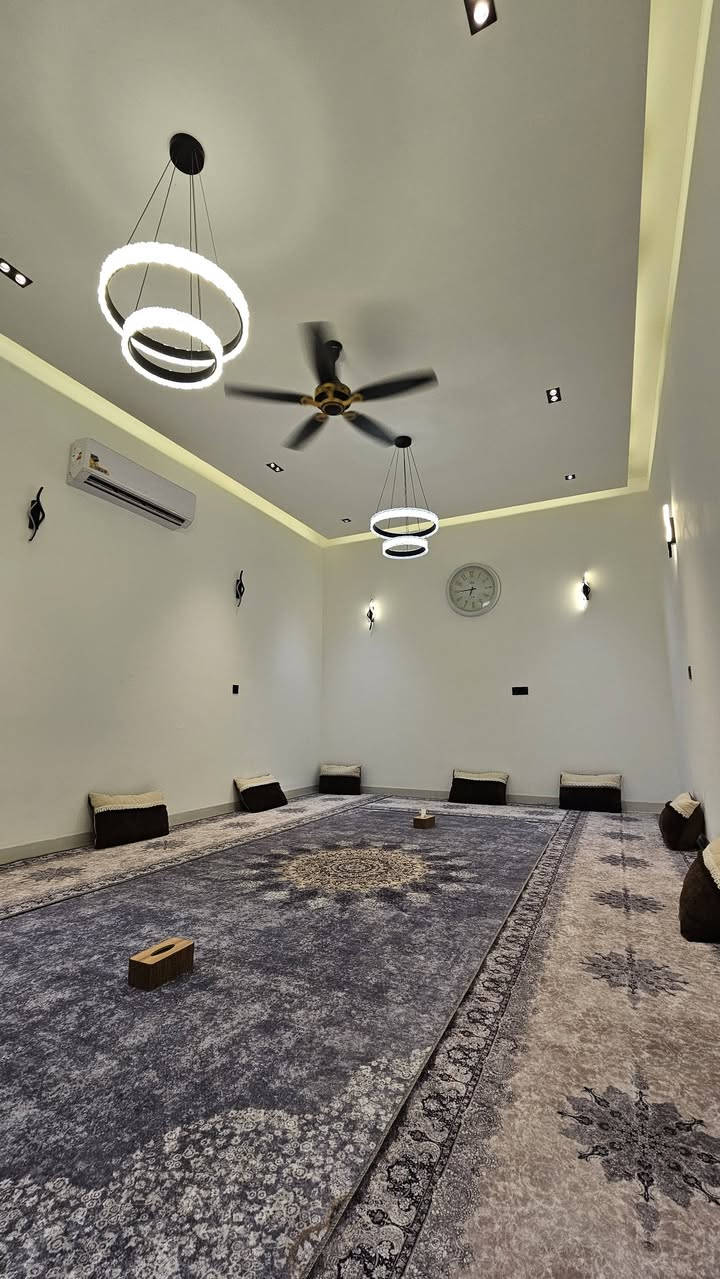 "رحلة إبداع تنتهي بواقع جميل،تم بحمد الله اكمال تصميم وتنفيذ،مشروع منزل بمساحة ١٧٠ متر مربع في محافظة النجف ناحية القادسية لاخ العزيز مهندس عبدالله هادي الكيم Abdallah Hadi  وبطراز الحداثة ،كانت مرحلة التنفيذ مرحلة صعبة  لكن بفضل الله تمت بنجاح وان شاء الله ينال اعجابكم  . 🏡✨
​المهندس المعماري: قتيبة طراد
ارجو المتابعة والاعجاب فضلا لتصلكم جميع اعمالنا ونصائحنا بمجال البناء والتصاميم وللتواصل على صفحتنا الرسمية او الرقم التالي
***********
​#تصميم_هندسي #عمارة_مصرية_وعصرية #إشراف_هندسي #هندسة_معمارية
