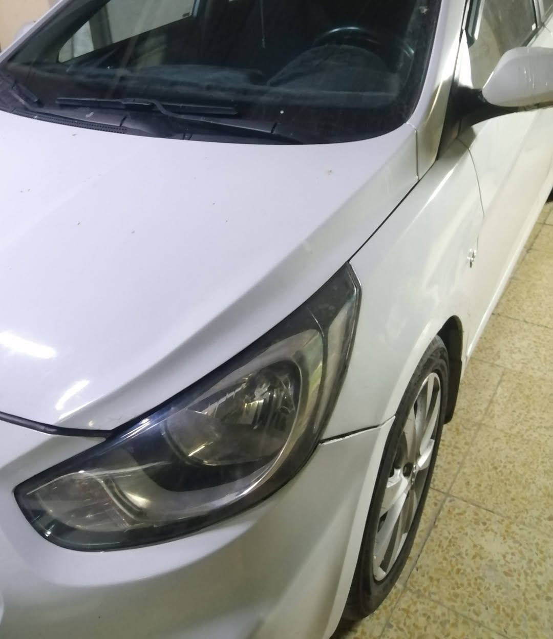 اكسنت للبيع موديل٢٠١٢ باسمي سنويه وهزه جديده قطعه وحده صبغ بونيد فقط سلايت اشاير بالمرايا ويل كب السعر ٩٠ التواصل ***********
