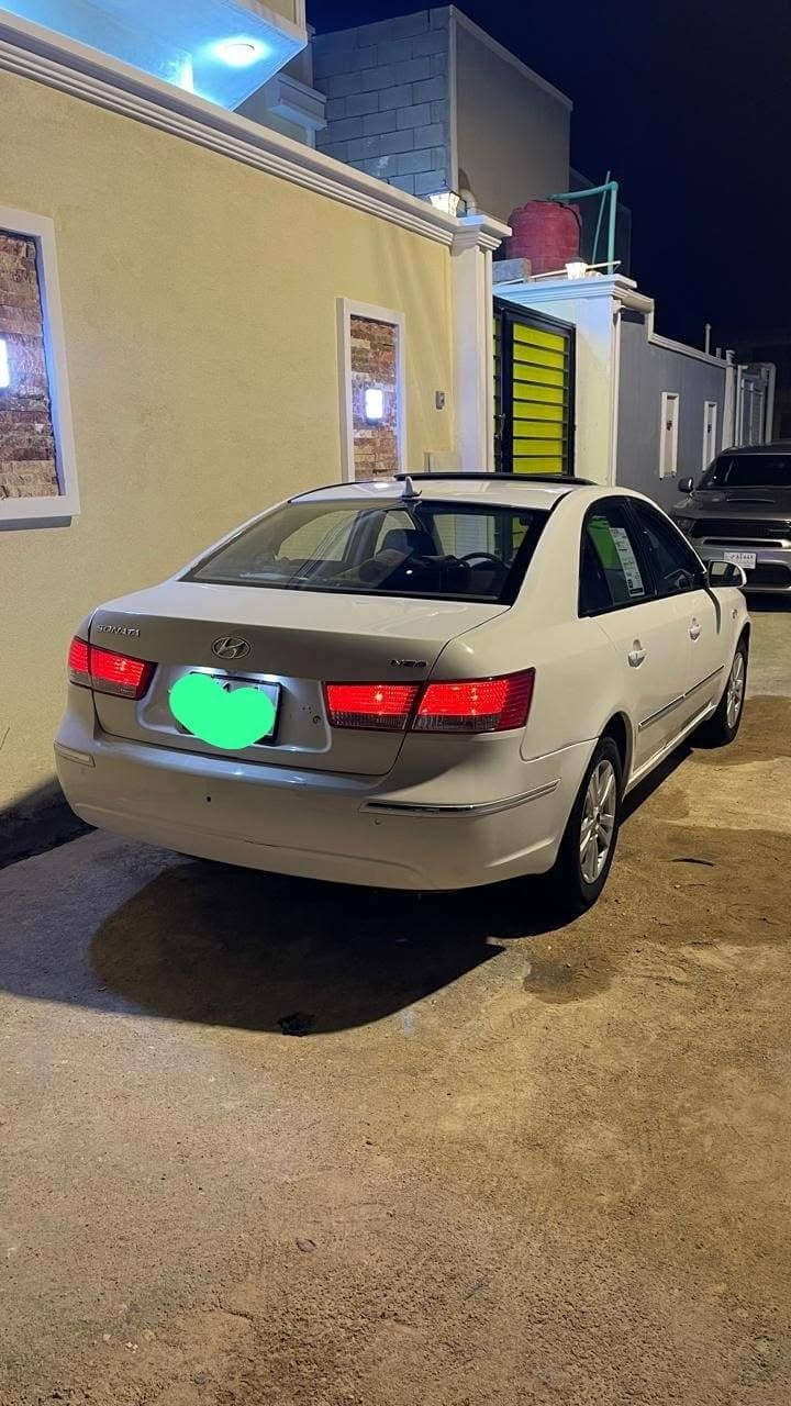 سلام عليكم
سوناتا مديل 2010 اصل . 

 سياره شرط كارتون بعده بريحت.  شركه. 

 ادوات ادوات.   

كصه جنطه دخول جديد  سياره.  جديده كلش احله من صور جاهزه. 

فول عدى البصمه.  

فتحه.  

مري شفط.     

كشنات تذفئه تبريد.  

كشنات كهربائيه 

كامره خلفيه 

 من كلشي مكينه كير كفاله. 

تبريد ثلج حداده تخم.  

تايرات جدد مكينه 2000 دوش.   غاز غاز اصل اصل سياره شاشه.   كامره. 

  دواخله زيرو سياره.  بديهه صدفي. 

  متوم شمالي نكليزي.  

السعر 40$ وبيه مجال. 

هاتف ***********.  

((( مراوس حسب القناعه))).  

مكاني بصره.
