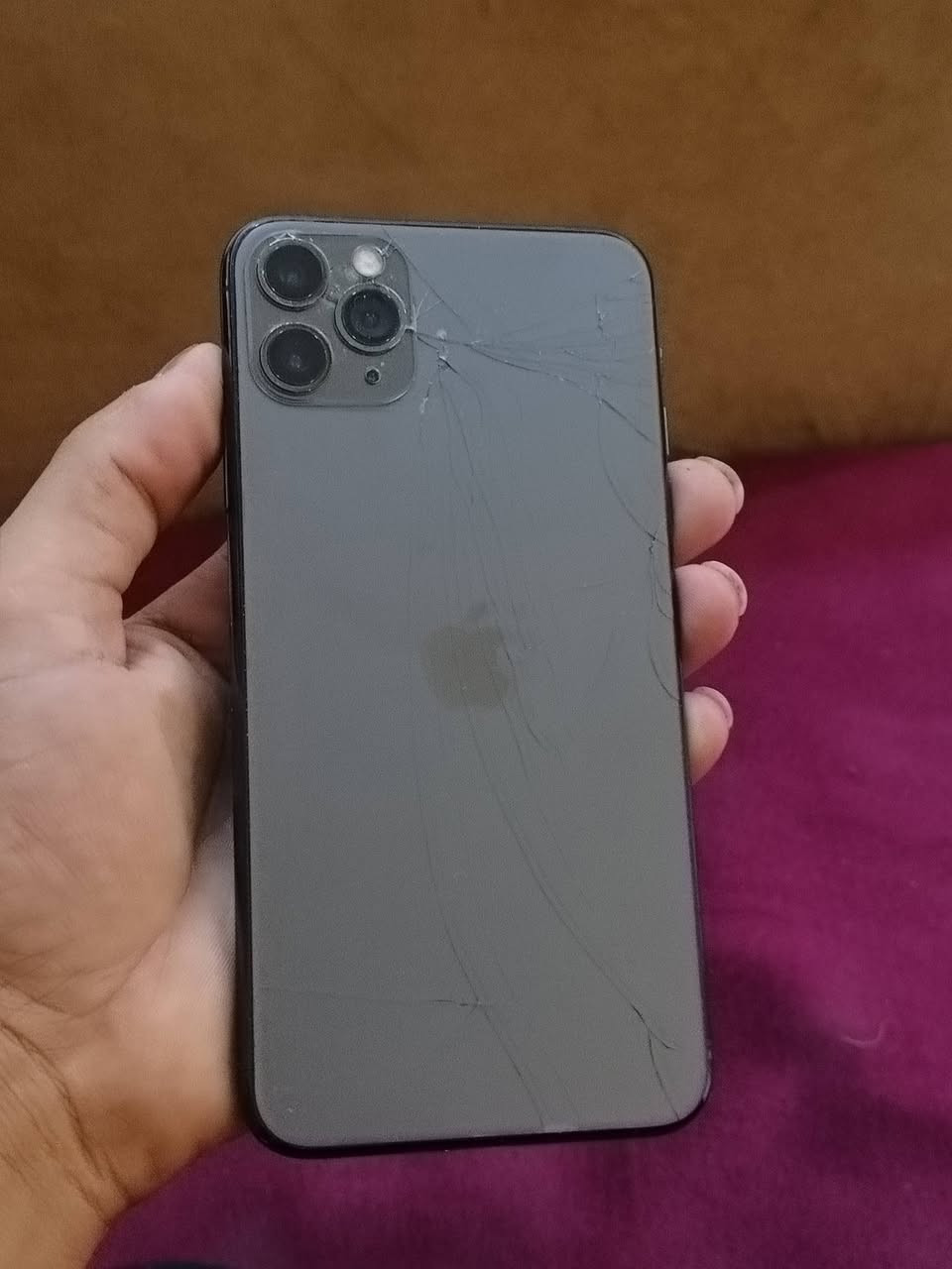 آيفون ١١ برو ماكس • ٢٥٦ • بطارية ٩٨٪