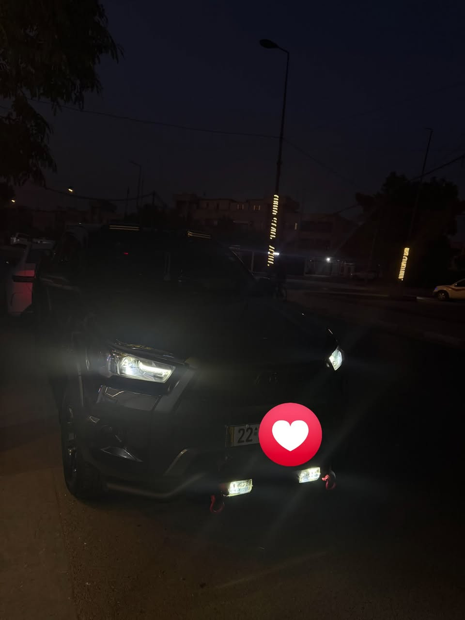 هيلوكس ادفنجر • ٢٠٢٤ • مكفولة
