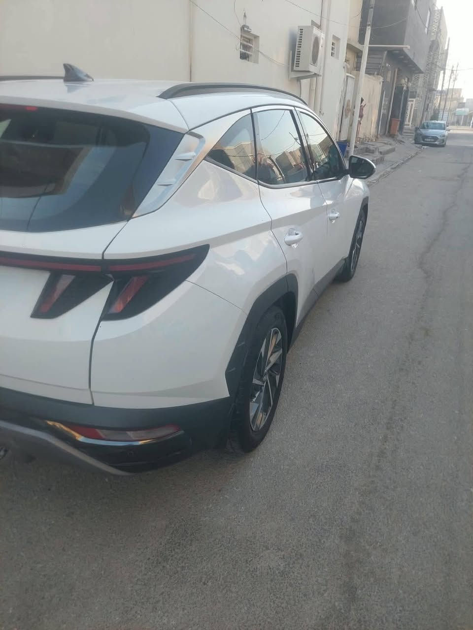 هيونداي توسان موديل 2023 خليجي للبيع
🔹 المحرك: 2000 سي سي
🔹 اللون: أبيض
🔹 العداد: 64 ألف كم
🔹 الكير والمكينة: مكفولات
🔹 المواصفات: خليجي

تبريد قطعتين تشغيل عن بعد 

🔹 الحادث: چاملغ الأيمن تبديل، وبارد بالباب ورا الصدر
🔹 السعر: 175 مليون قابل للتفاوض
📍 المكان: بغداد – المحمودية

📞 للتواصل مع صاحب السيارة:
***********

🔔 مكلف بالنشر
