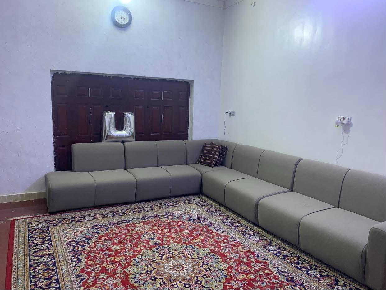 🏡 بيت للبيع – المشتل | بناء كونكريت نظيف

📍 الموقع: المشتل
📐 المساحة: 157 م²
📏 الواجهة: 9 أمتار
🏗️ البناء: كونكريت – طابقين
📅 سنة البناء: 2011

🔹 الطابق الأرضي:
• غرفة
• صالة
• مطبخ
• استقبال
• صحيات داخلية وخارجية

🔹 الطابق الثاني:
• 3 غرف
• صالة

📞 للاستفسار والتفاصيل: ***********

🏢 مكتب آل شبر للعقار
📜 مجاز رسميًا من غرفة التجارة العراقية – إجازة رقم 1317
⚖️ نعمل وفق الأصول القانونية وتعليمات النافذة
🤝 مهنية وشفافية وحفظ حقوق جميع الأطراف

📍 زورو مكتبنا: الشوملي – قرب المربعة – مقابل مدرسة الحسن المجتبى الأهلية

عقارك أمانة، واختيارك يستحق الثقة.
