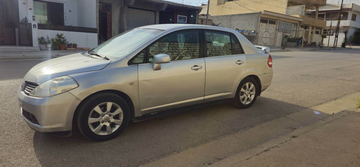 Nissan تیدا
نیسان تیدا 
مۆدیل ٢٠٠٦ 
بڕاوەیە 
سەیارەکە لۆکە و هیچ مەسروفێکی نیە 
خێزانیە و بۆ ئەم بەنزین گرانیە زۆر باشە 
چوار تایەیی تازەی بۆ کراوە 
دەحامی بۆ دەحامی بە شەرت چرکەی تیابوو پارە ببرە 

*********** رانية, السليمانية
