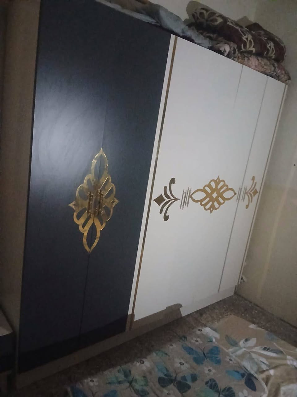 مرخصت ادمن عندي غراض مستعمله بس اخو جديد عندي غرفه نوم ونص تخم قنفات وجربايه.خشب لي يحب يراسلني واني حاظر خاص مفتح وعلى رقم ‏‪***********‬‏
