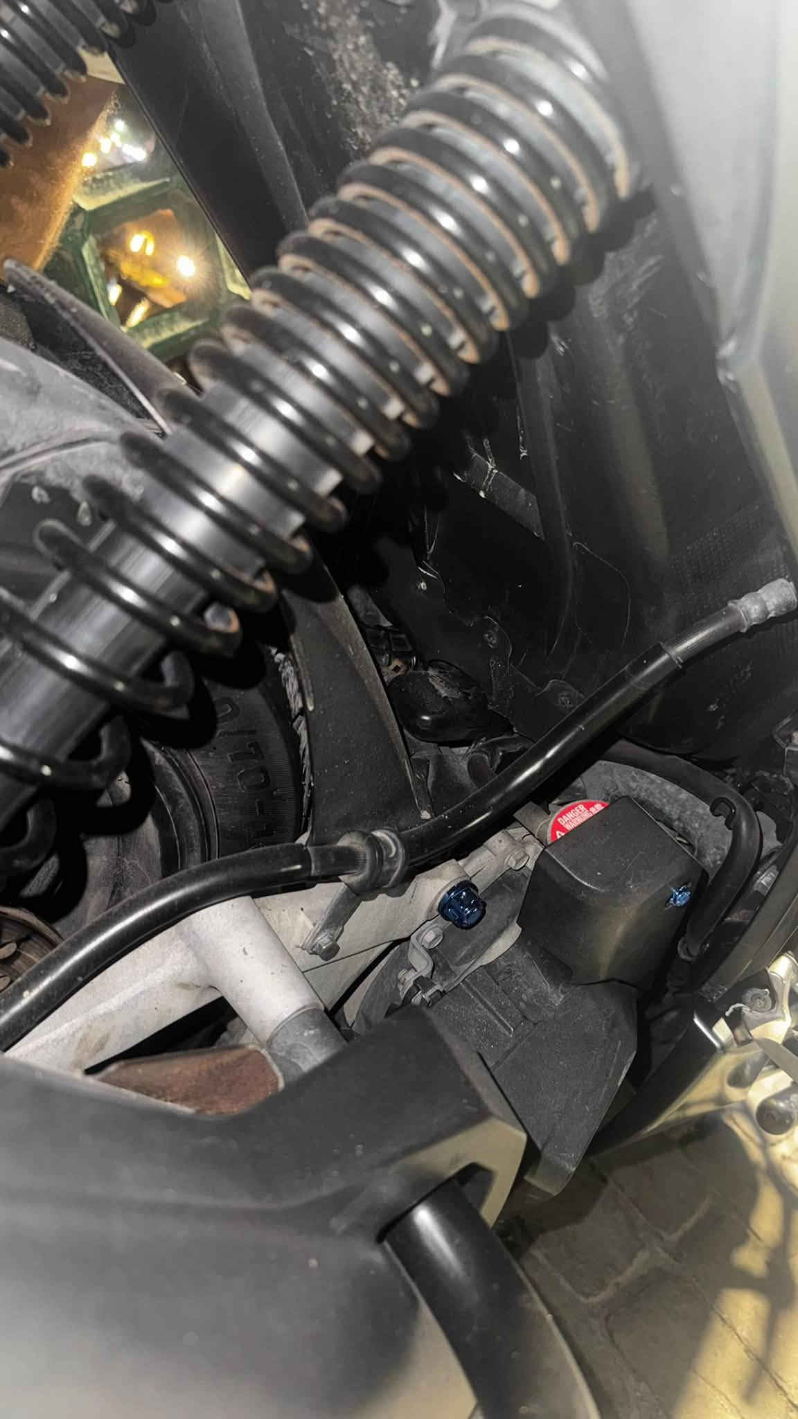 السلام عليكم شباب
Pcx2022 بصمة كوري  

بحالة الوكالة شرط 

جيب 10 فيتريه وتعال افحص كلبي . 

لون فيلي مميز 

حجم المحرك 150cc

درع حماية للبجم امامي SS ودرع صالنصه 

بلوجكترات 

دواسات 

تزويد شغلات بسيطه موضحه بالصور براغي وكذا بالون الازرك .

بيها جادر حماية 

ستان موبايل اصلي 

تايرات مشلن بلاديات خلفي + امامي 

ستان حساس 

حساس ازدحام 

حساس اعطال T

نضام Abs

شاحنه تايبسي .

الدراجة كفالة عامه من كلشي 

سيبايه خلفيه 

تخابرني لتكلي شبيه مابيه تجي بعينك تشوف 

كفالة ع وضع معرض تجي وتشوف بنفسك 

بصمة عدد 1

اي ستفسار متواجد خاص او واتساب 

رقمي : *********** رصيد

*********** واتساببببب 

السعر 16 ورقه وبيهه مجال بسيط كلش …
