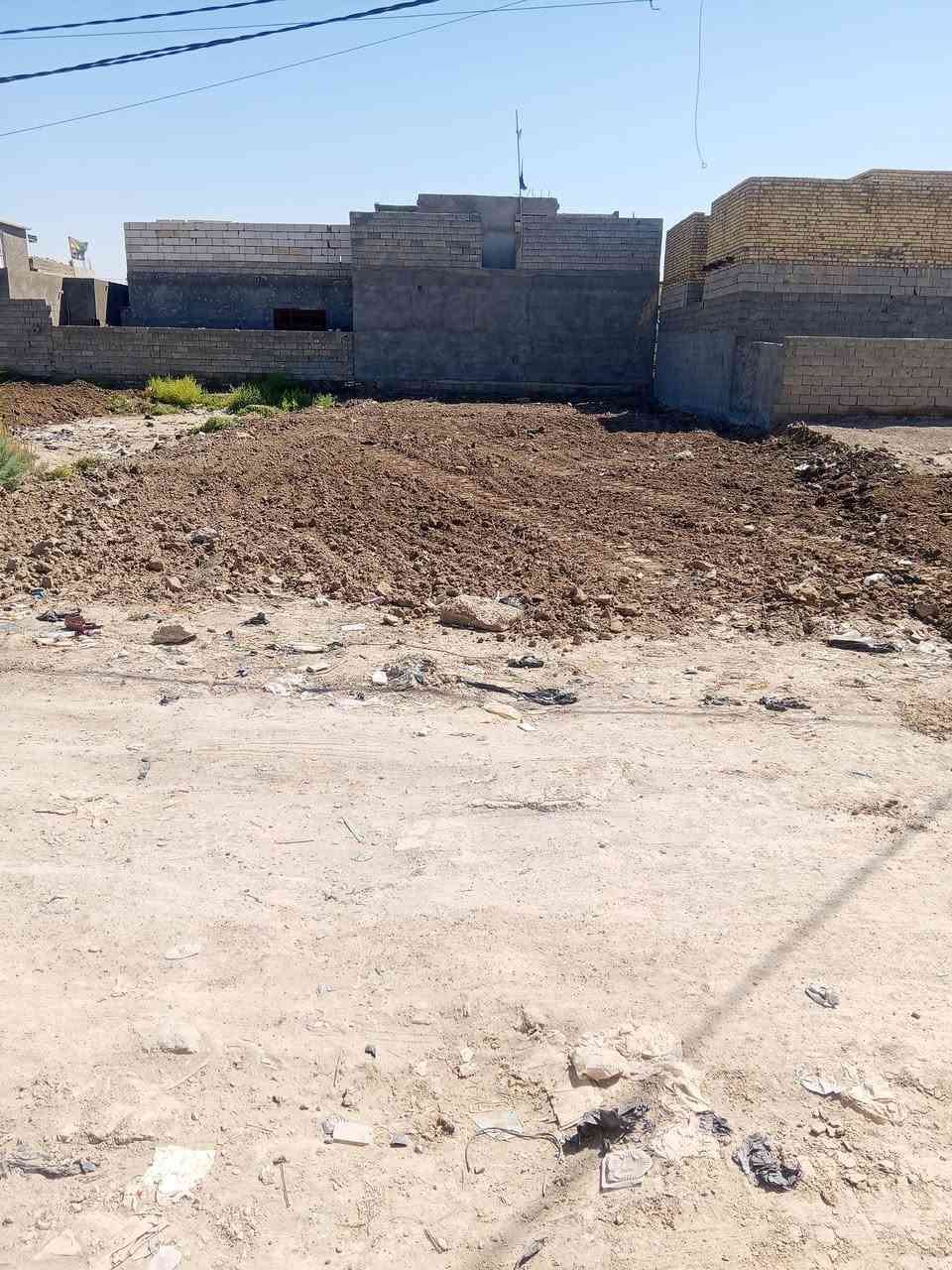السلام عليكم قطعه أرض للبيع حي المتنبي المساحه 330متر قرب المحلات البرتقاليات تبعد عن الشارع العام 200متر الاستفسار على هذه الرقم ***********
