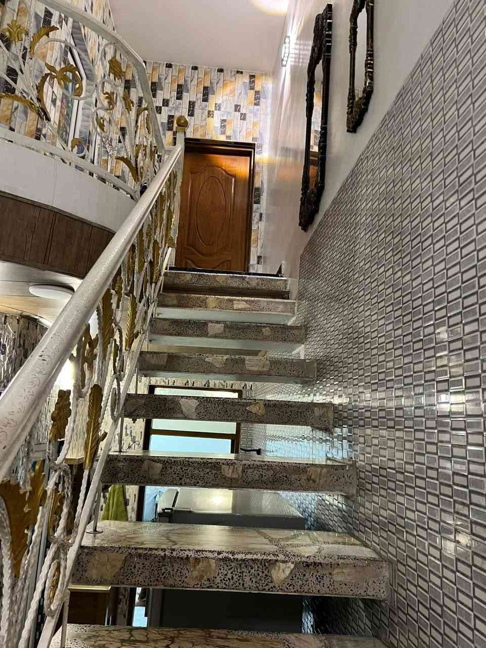 سلام عليكم بيت طابو ملك الشعب قرب سوق شلال وقرب مركز الشرطة  موقع ذهبي المساحه الكليه بلسند ١٢٠ 
واقع حال ١١٢  واجهة ٥ ونص نزال ٢٠ ونص 
سعر٣١٠مليون وبي مجال
مكتب قسورة للعقار 
***********
