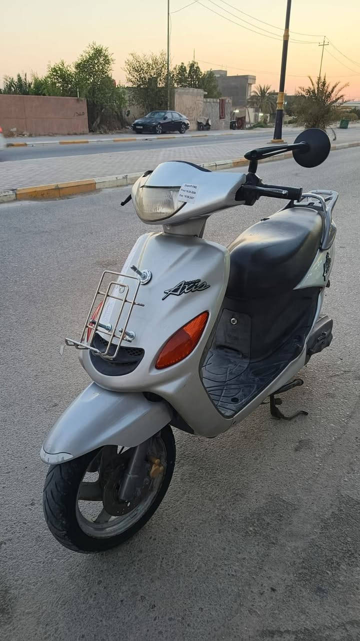 السلام عليكم دراجه اكزز رمبه صارلهه شهر من طالعه مكينه مكفوله شاصي مكفول نضيفه بمعنه الكلمه افحص وين متريد لايت عالي ناصي اشاير كلهه شغاله شلعه ومعدل كلش حلوه الدراجه العنوان الرميثه وهذا رقمي *********** بي واتساب السعر ( 850 ) وبيهه مجال شي قليل

