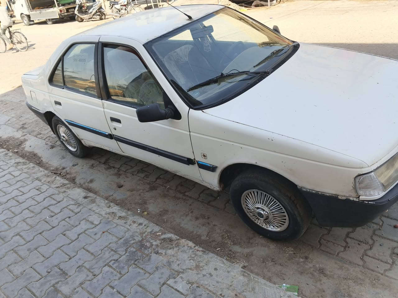 سلام عليكم سياره بيجو روه البيع خصوصي مديل 9 كهربائيات كله شغال حداديه جديد سيارة نضيفه عوزه ترتيب قليل غرفه حلو. بس بيه خيط بخار قليل مدور ثاني يوم السعر 15  وبيه مجال بسيط مكان نجف حي الشرطة الرفم ***********
