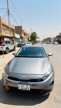 كيا فورتي موديل 2023 (نص فول). تحكمات ستيرين جهتين  مثبت كروس سرعه  تو...