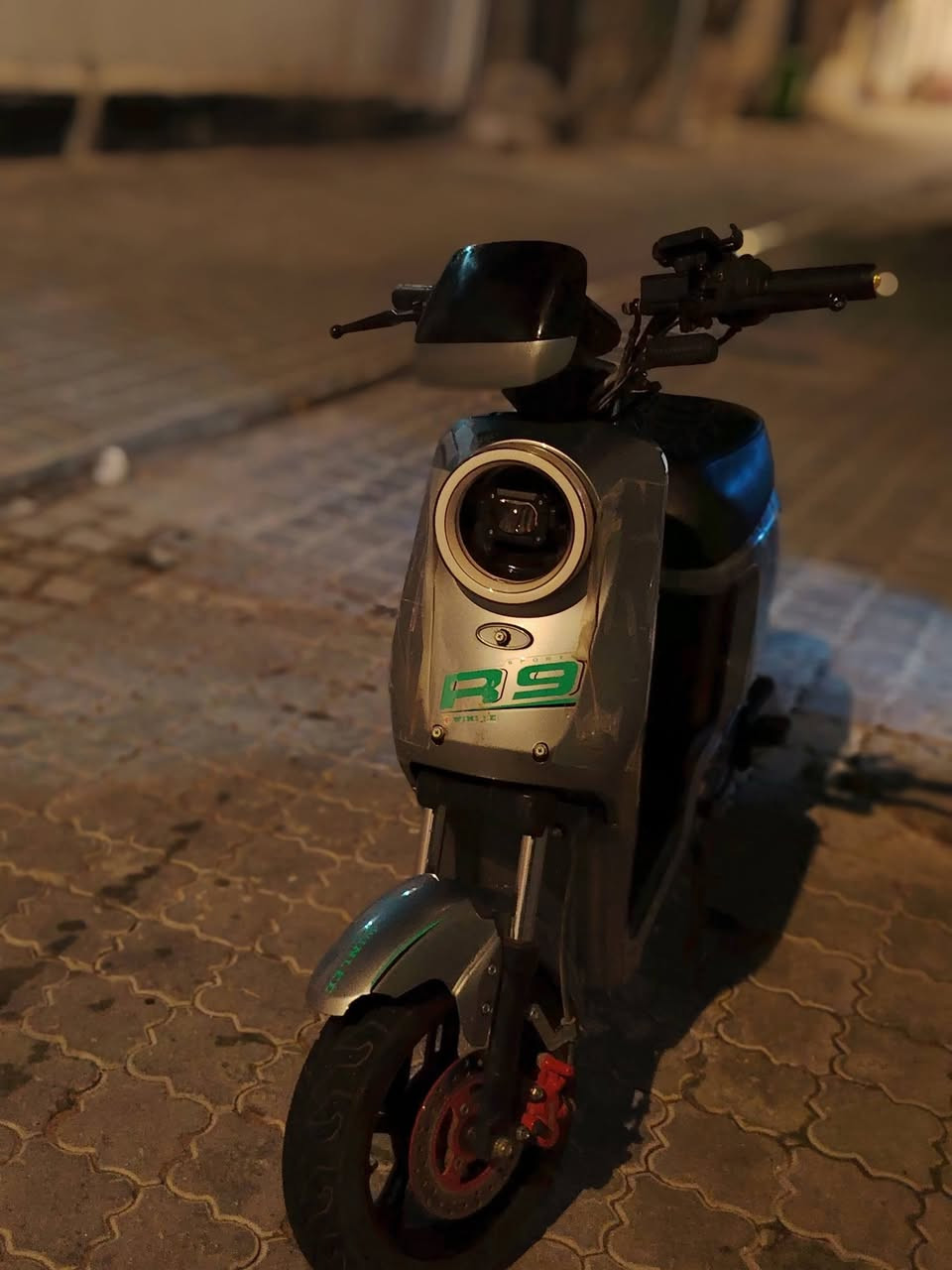 🏍️ للبيع – دراجة R9 موديل 2026
✅ الدراجة نظيفة جدًا، بحالة الوكالة.
✅ بلادها أصلية، وكل شيء فيها شغال 100%.
✅ جاهزة للفحص والمعاينة.
📍 الموقع: البصرة – الزبير
📞 للتواصل: ***********
