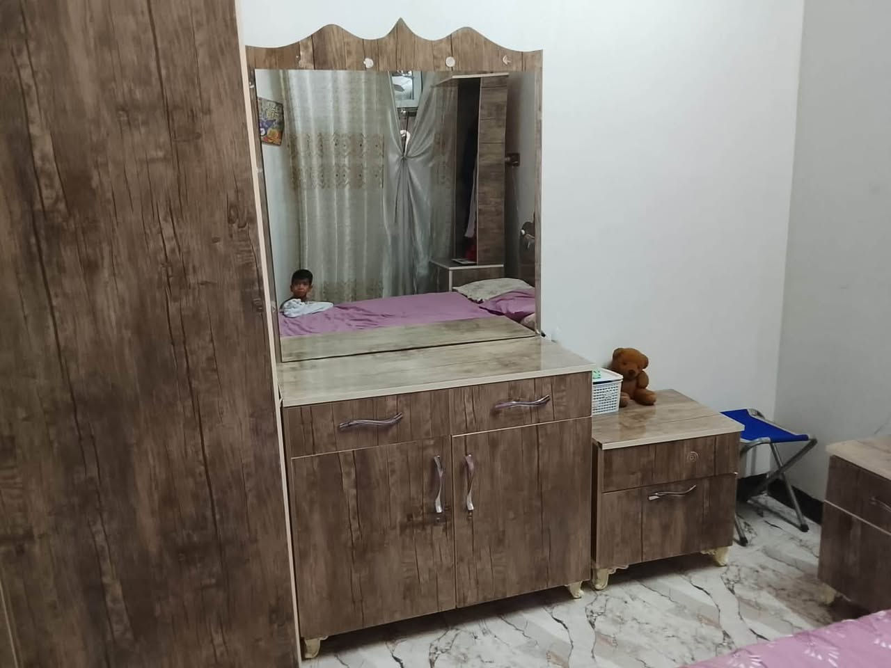غرفه نوم للبيع نظيفه***********
