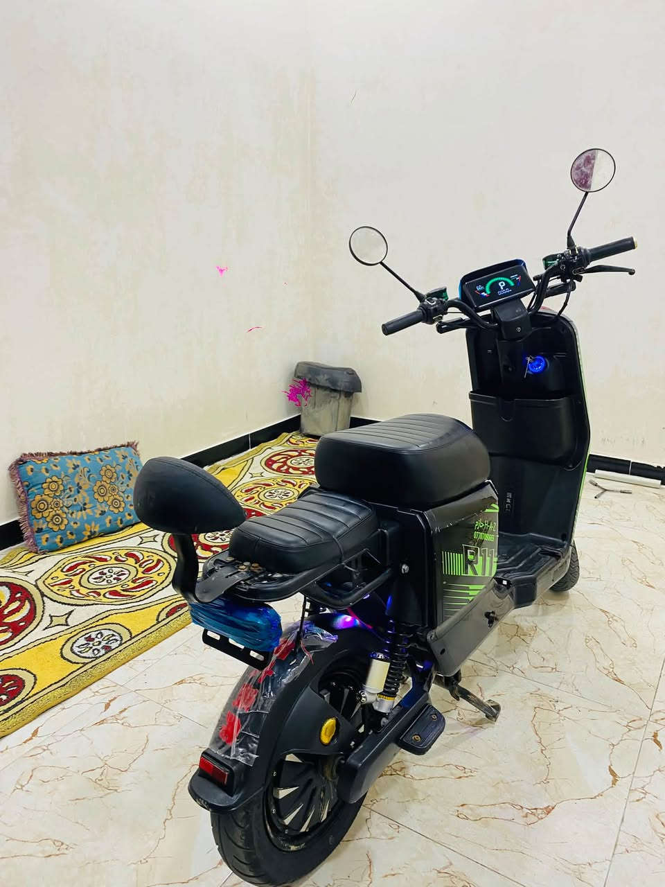 آر ١١ • ٥ بطاريات • ٣٢ أمبير